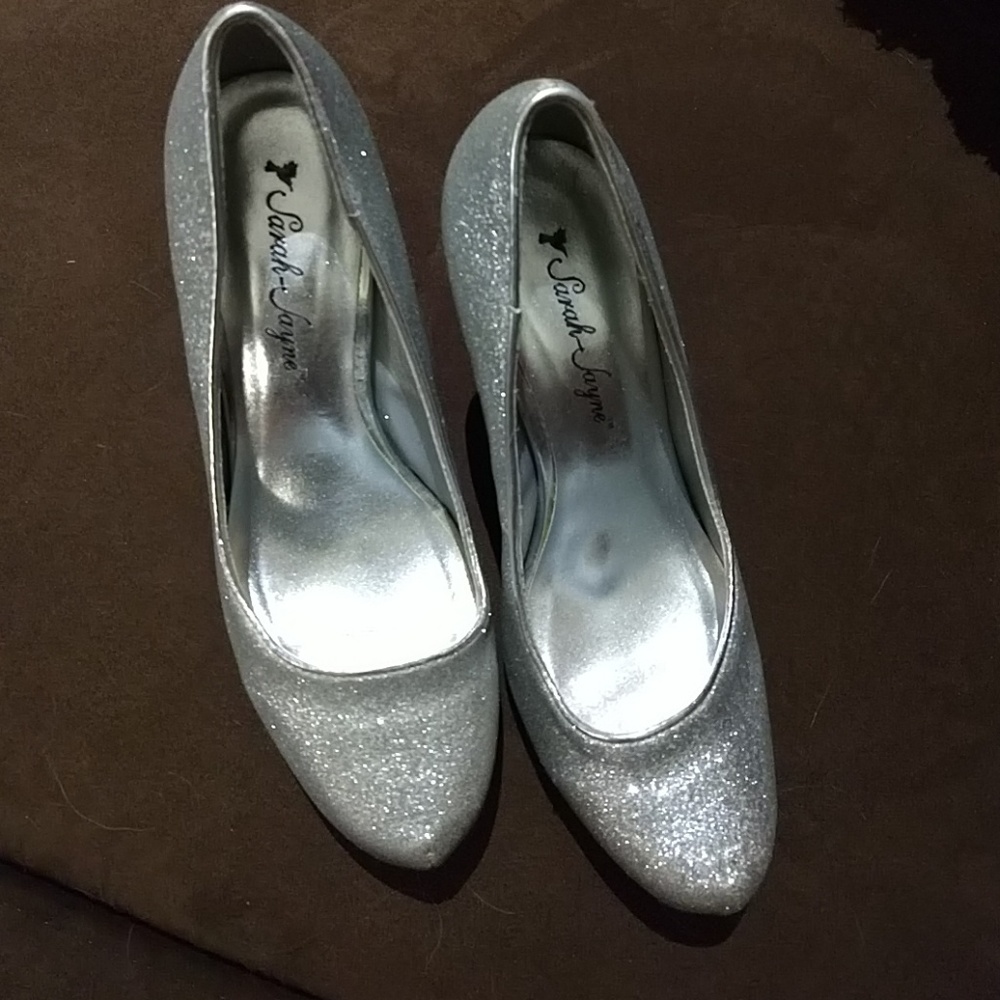 Shoes - Picture 3 of 3